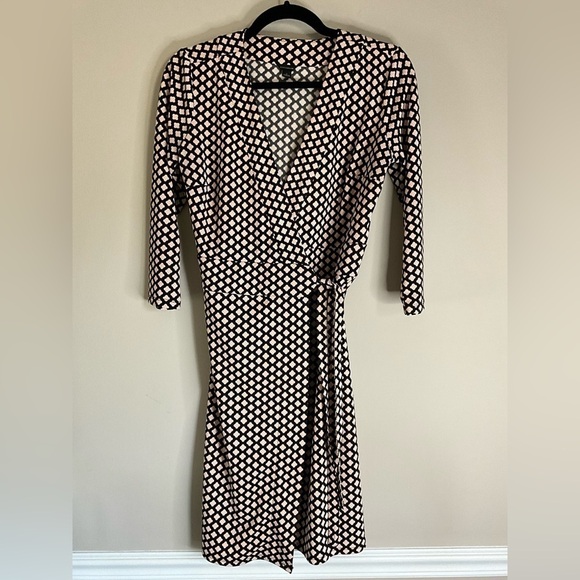 Ann Taylor Geometric Floral Print Wrap Tie Dress Size 2 - Picture 1 of 12